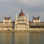Covid-19, in Ungheria il Governo chiede poteri illimitati
