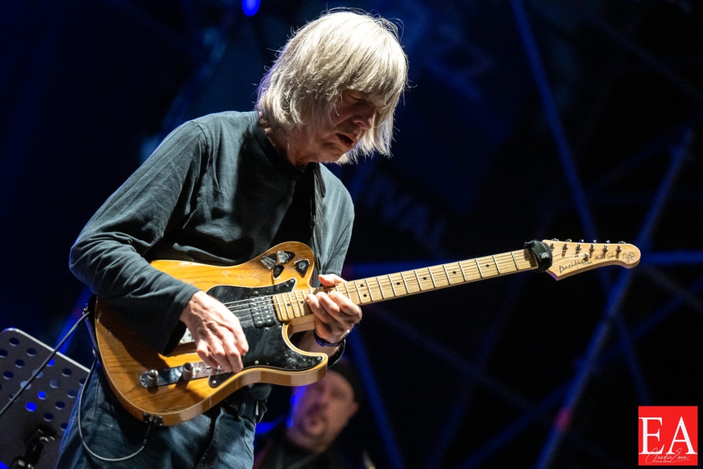Mike Stern Band (Feat. Dennis)