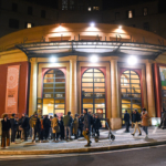 Teatro Palladium_l’ingresso del teatro con il pubblico in attesa_Stagione 2023_2024_Ph. Valentina Sensi via HF4
