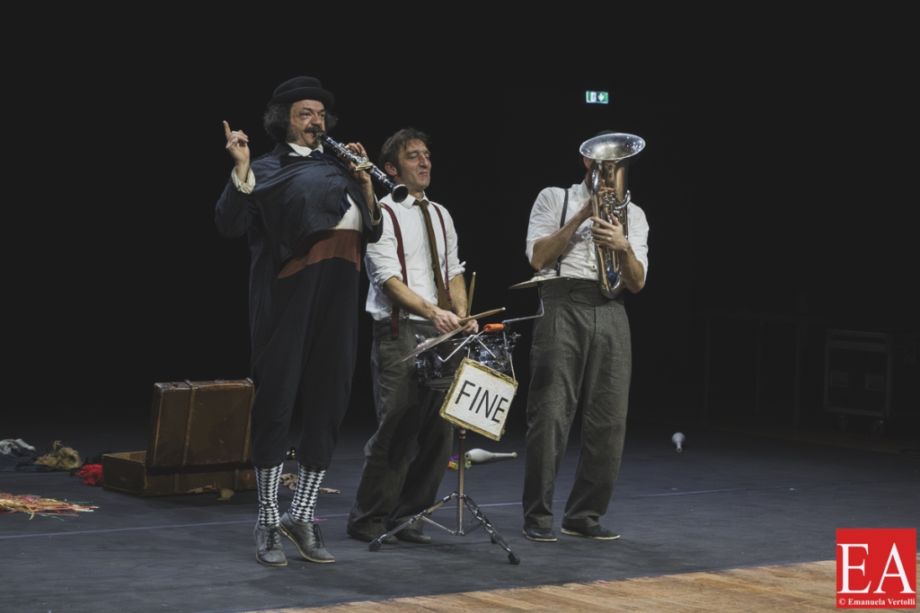 097 - Clown in libertà