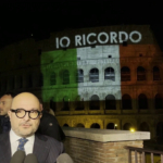 Foibe, Sangiuliano e Lollobrigida al Colosseo "vestito" con Tricolore