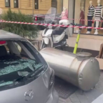 Scaldabagno giù da un balcone, sfiorata tragedia nel centro di Palermo