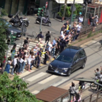 L'arrivo del feretro di Berlusconi a Milano per i funerali