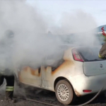 Auto in fiamme sull'autostrada A30, attimi di paura nel Napoletano