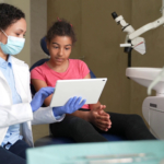 Digitale e apparecchi correttivi necessari per la salute dei denti