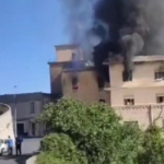 Incendio all'ex mulino Monterosso nel ragusano, le immagini