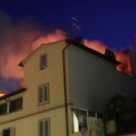 Incendio in una palazzina a Firenze, le immagini