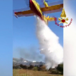 Incendio sull'isola di Vulcano, minacciate alcune abitazioni