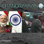 L'India arriva sulla Luna, l'entusiasmo dei tecnici e del premier Modi