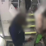 Rapinano passeggeri sul treno a Lecco armati di machete