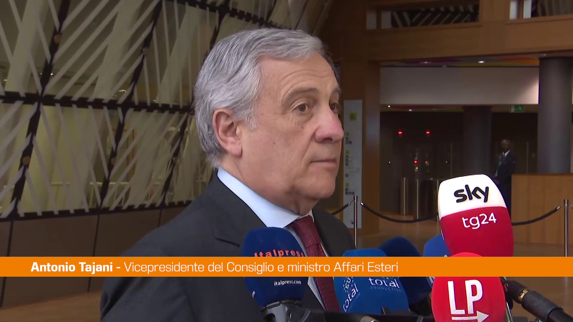 Tajani "Sosteniamo l'Ucraina, ma non siamo in guerra con la Russia"